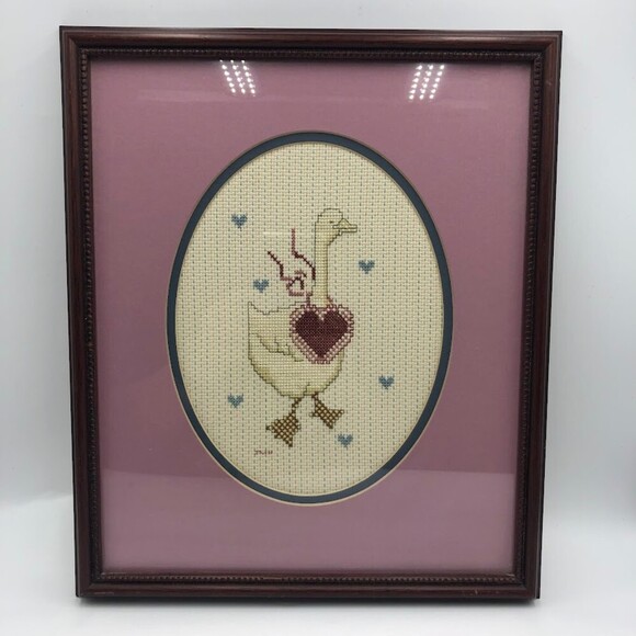 Vintage Needlepoint Framed Wall Art Duck Heart Love Animal Bird Décor - Picture 1 of 9